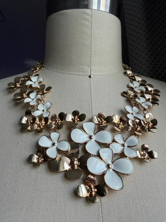 Fashion Elegant Gold & White Enameled Floral Bib 16” + 3” Extension Necklace - Picture 11 of 17